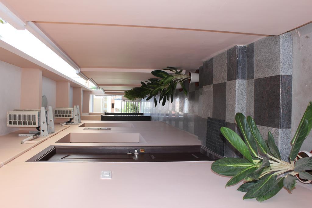 Raj Residency Salem Appartement Buitenkant foto